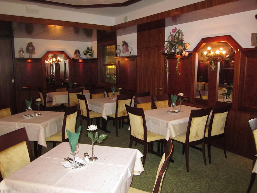 Gasthof Rodachtal Mit Gaestehaus Katharina Schwarzenbach am Wald Esterno foto