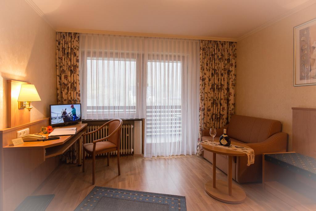 Gasthof Rodachtal Mit Gaestehaus Katharina Schwarzenbach am Wald Esterno foto